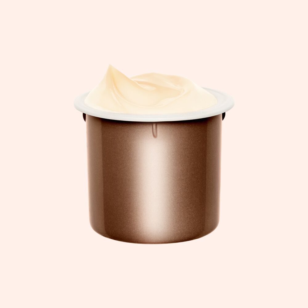 Packshot of the Extra Firming Night cream for all skin type refill shot on a light pink background