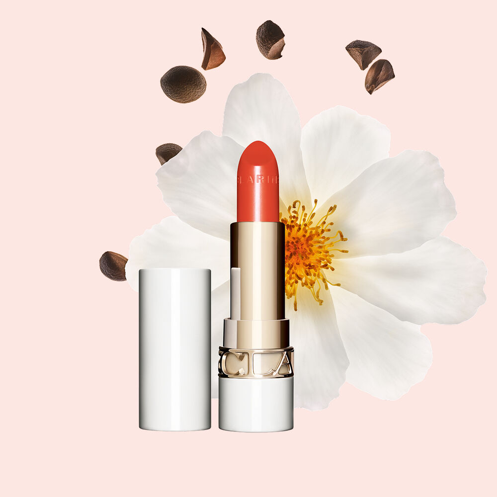 Clarins Joli Rouge shine lipstick provides deep nutrition for your lips, giving a perfect shiny lipstick look every day.