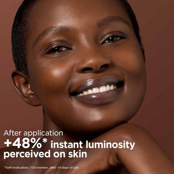 Tinted Oleo Serum results on skin with luminosity benefits