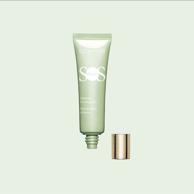 Packshot of SOS Primer Green by Clarins with text emphasising its packaging is made of 40% recycled plastic.