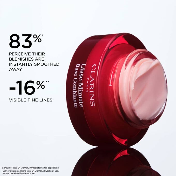 Experience 83% smoother skin and a -16% reduction in fine lines with this dual anti wrinkle cream and light face moisturizer.
