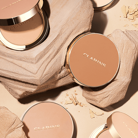 Ever matte compact Powder lifestyle
